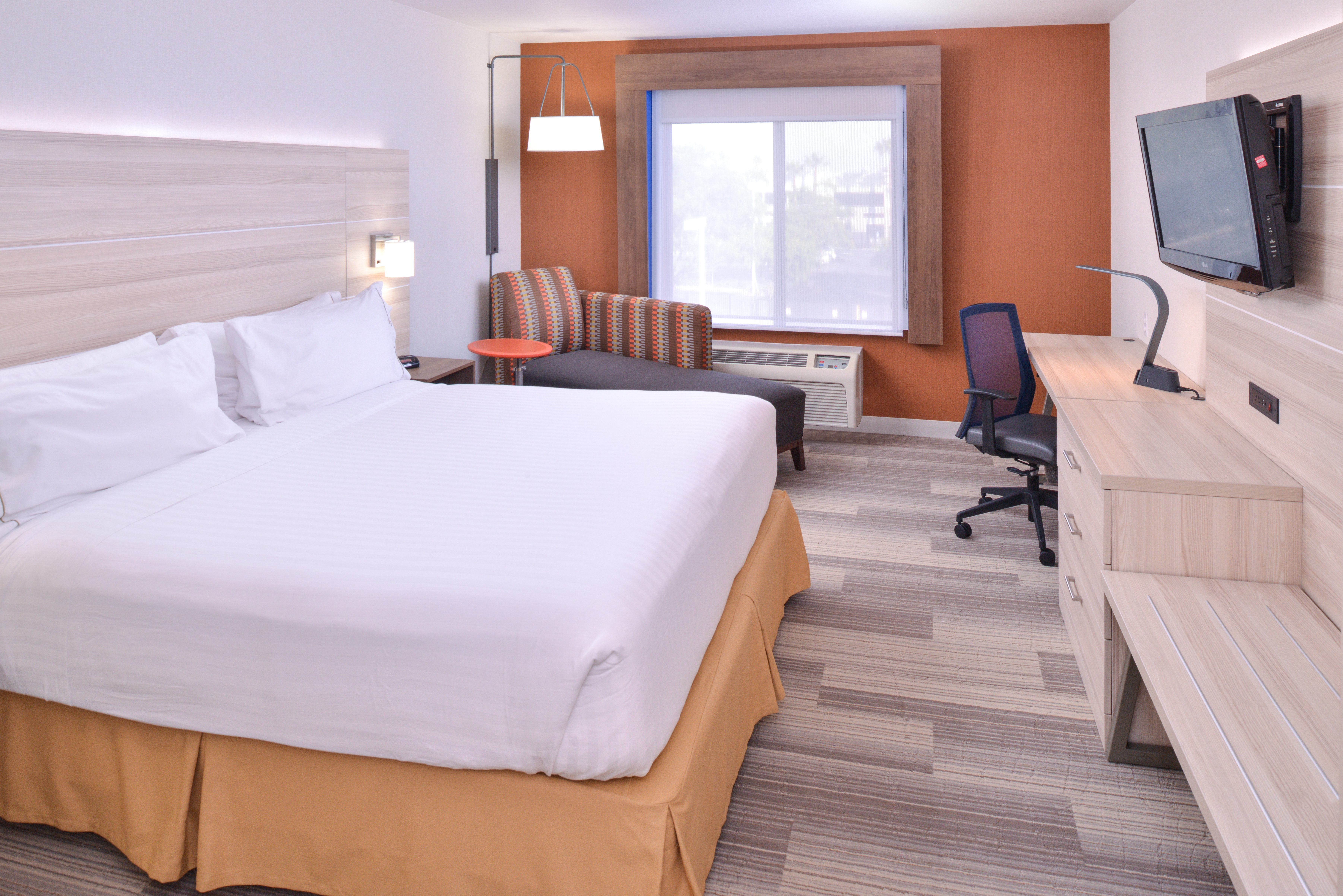 Holiday Inn Express Hotel Suites San Diego Otay 12/77