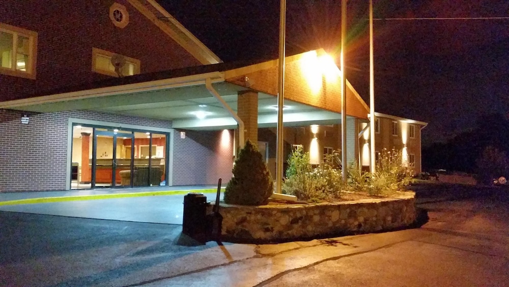 Americas Best Value Inn Foxboro 3/35