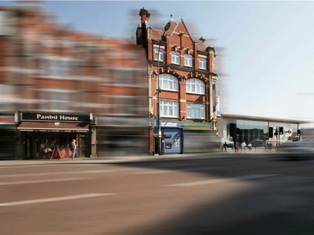 W12 ROOMS 48/58
