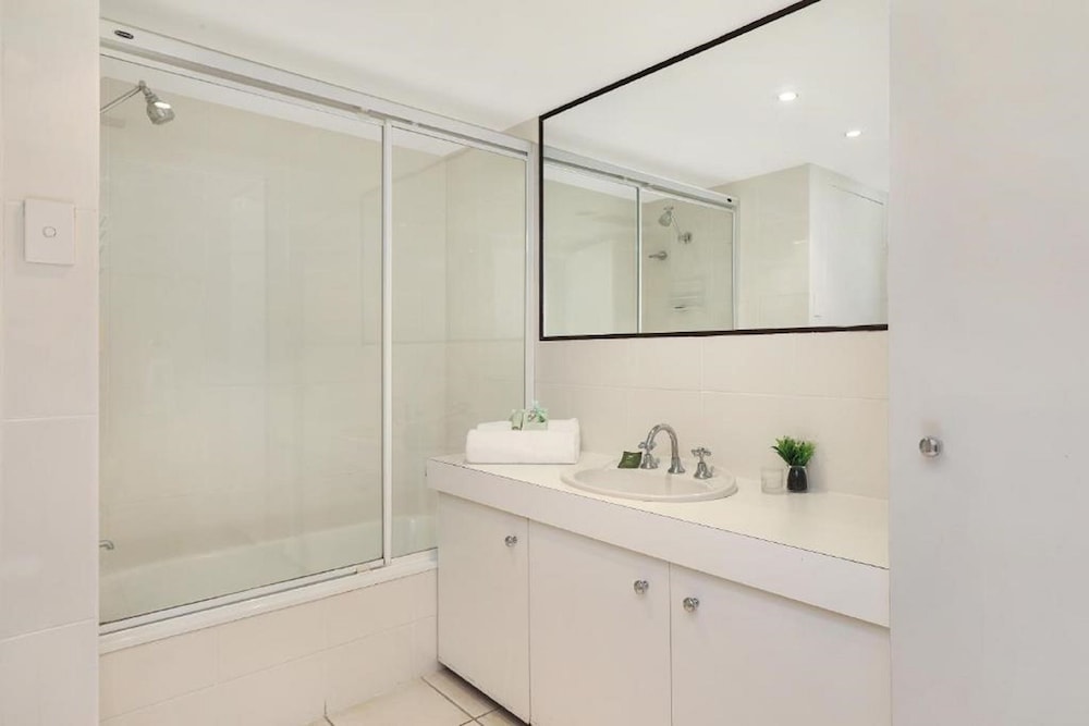 ELOUERA TOWER BEACHFRONT APARTMENTS 13/69