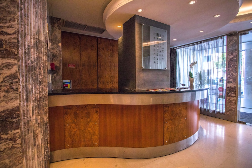 Lobby at Hotel Travel Park Lisboa, LISBON
