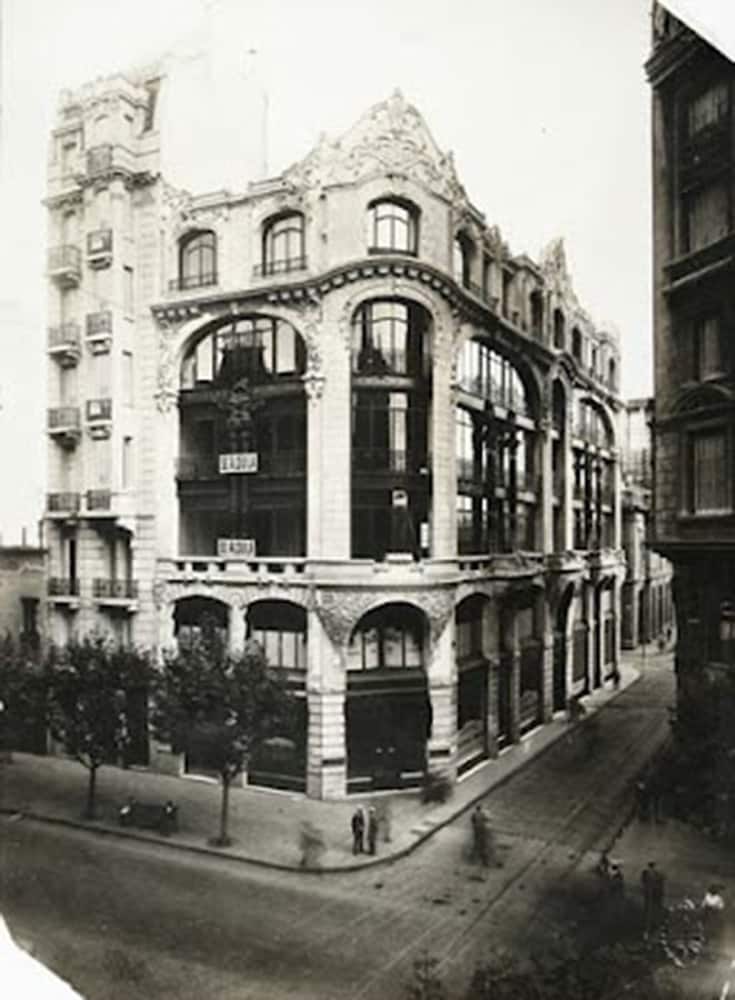 Tango de Mayo Hotel 4/58