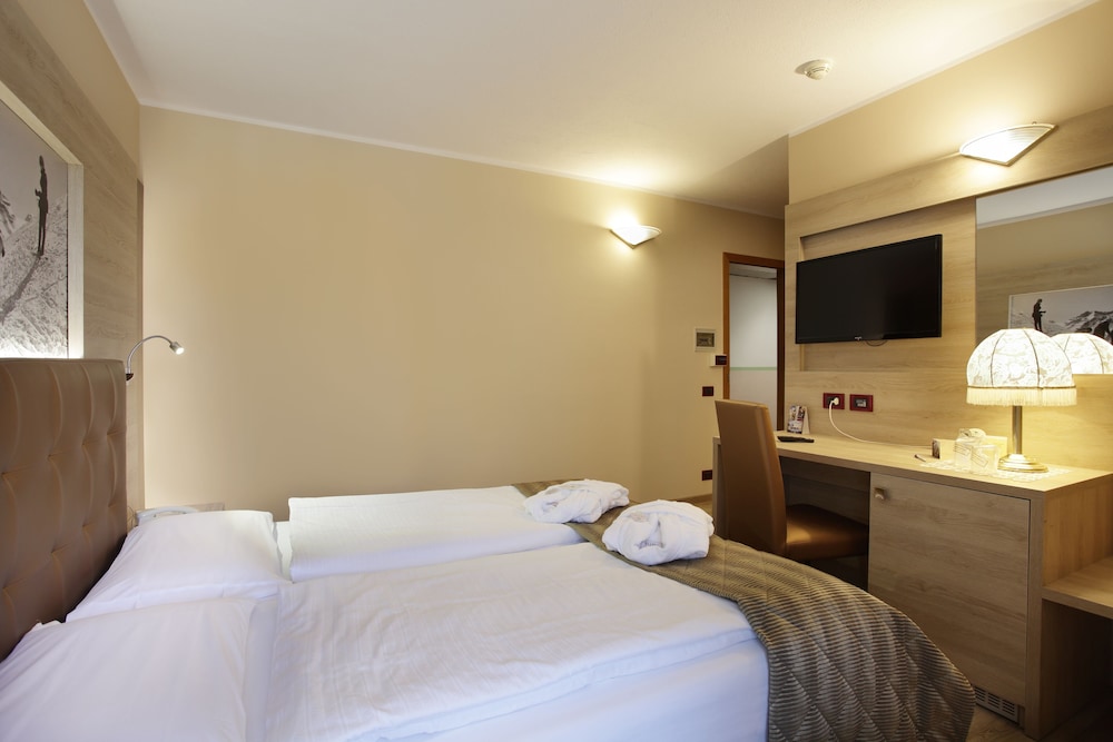 TEVINI DOLOMITES CHARMING HOTEL 18/56