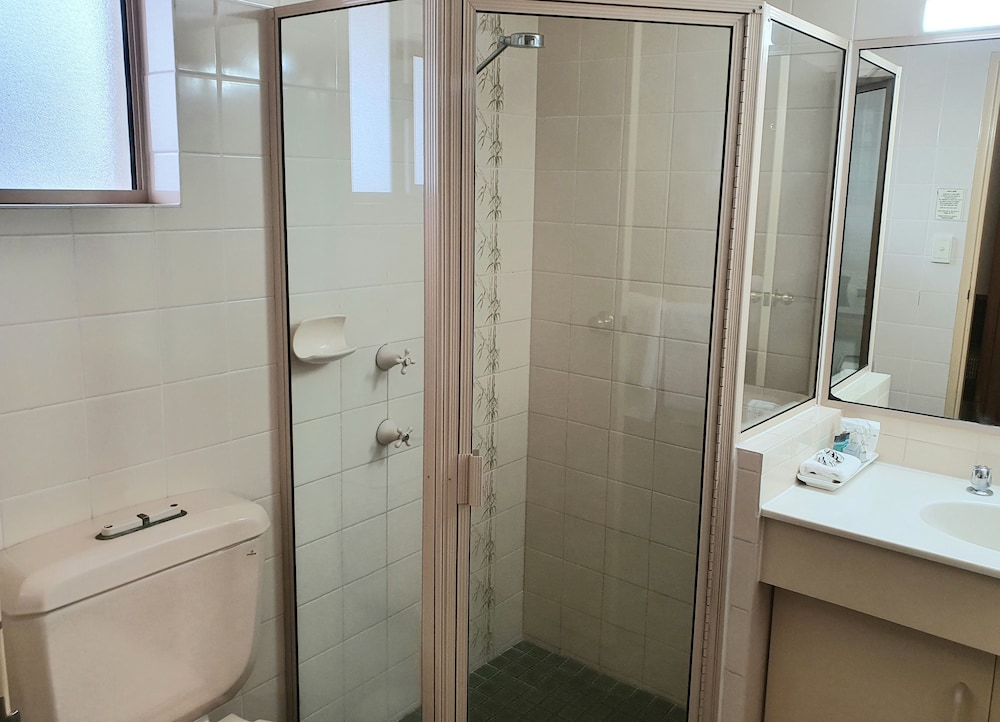 Mcnevin S Maryborough Motel 13/69