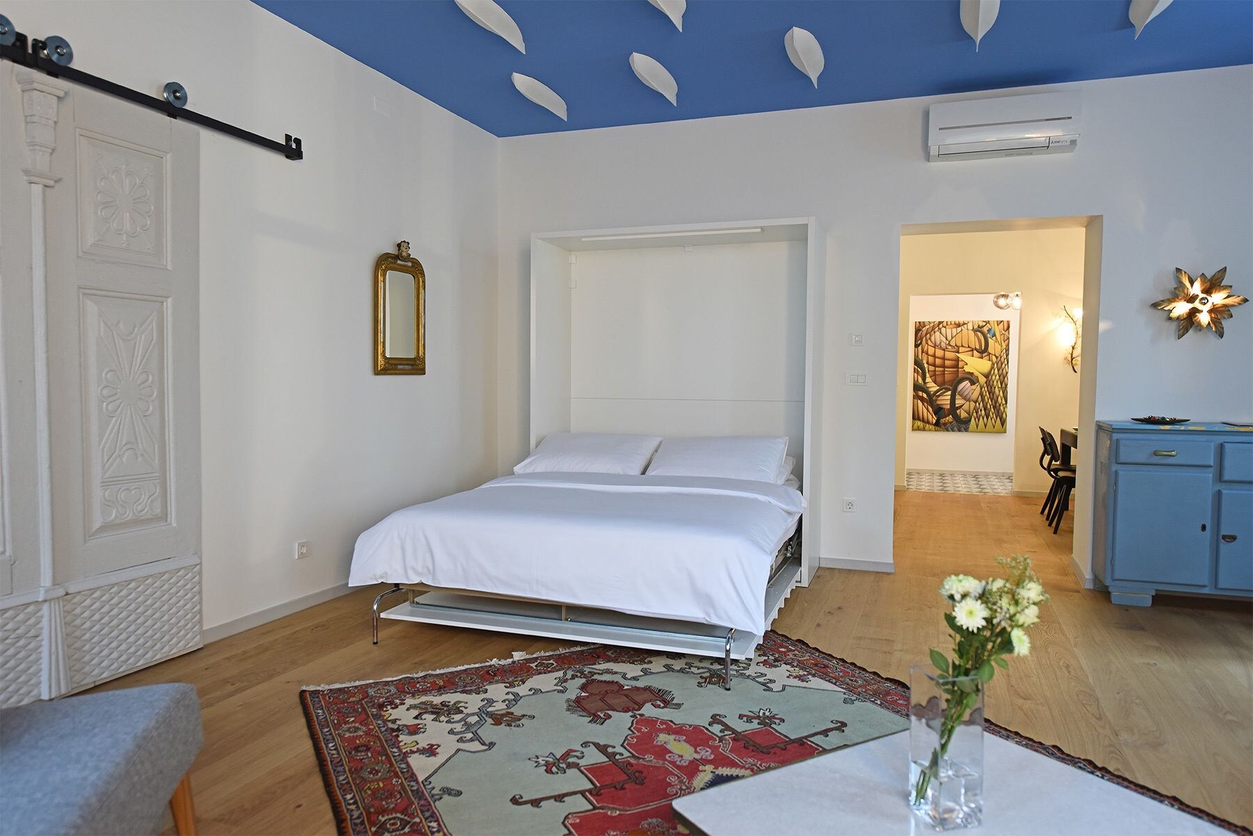 1 Bedroom, Deluxe, Apartment, King Bed, Queen Murphy Bed, River View, 3 Sofa