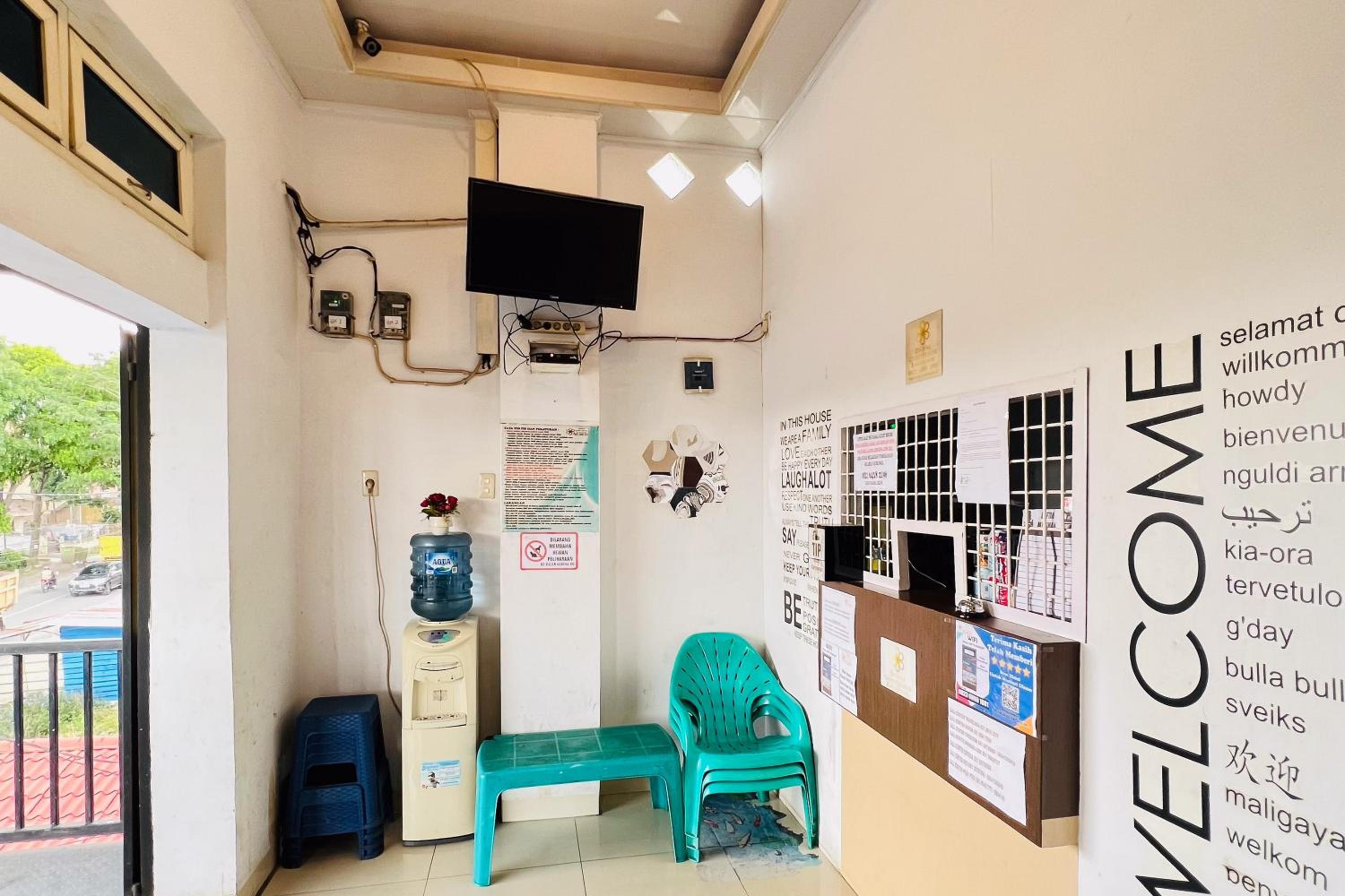 OYO 89995 Damai Guest House 12/15