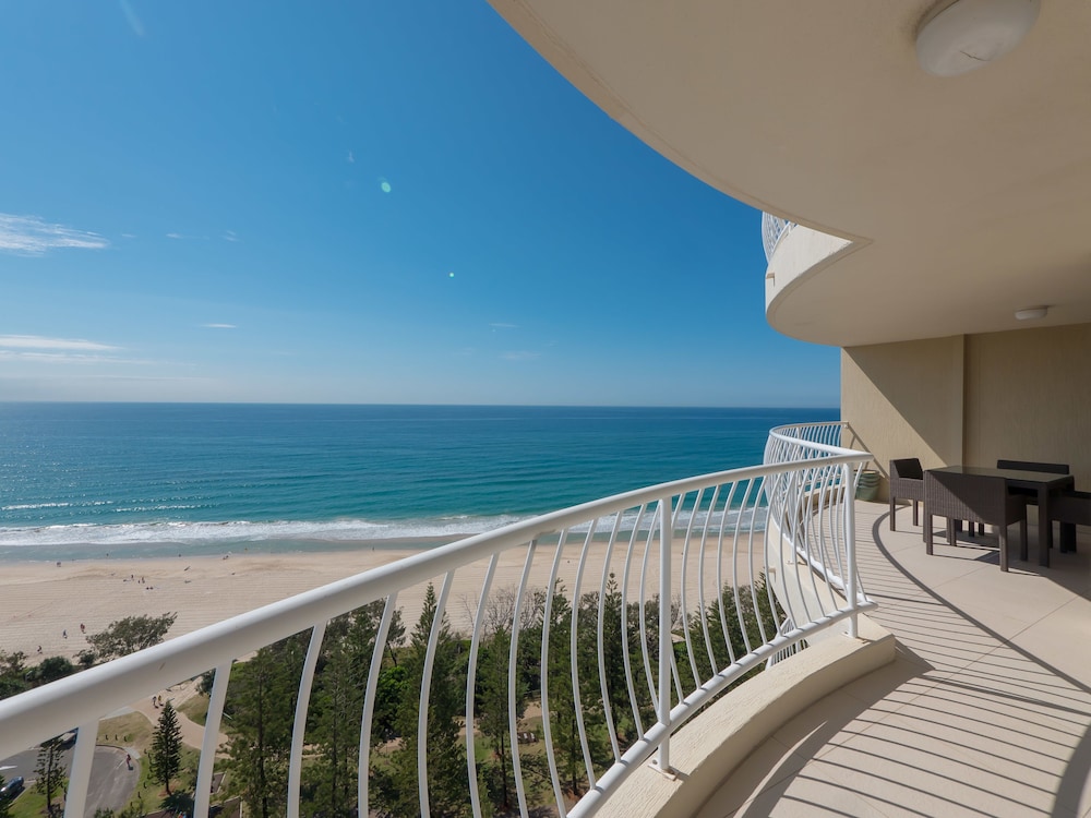 Burleigh Surf Apartments 29/77