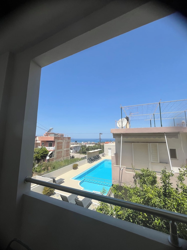 Aestas Apts 24/50