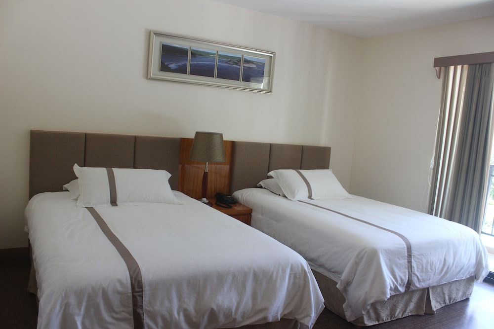 Saipan Beach Hotel 19/66