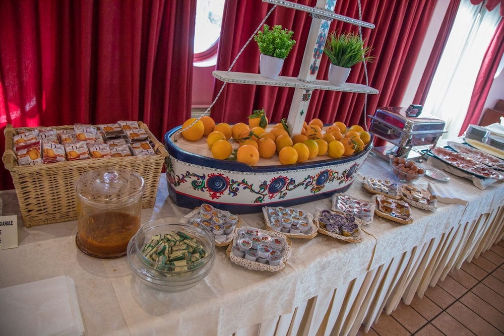 Assinos Palace Hotel 16/28