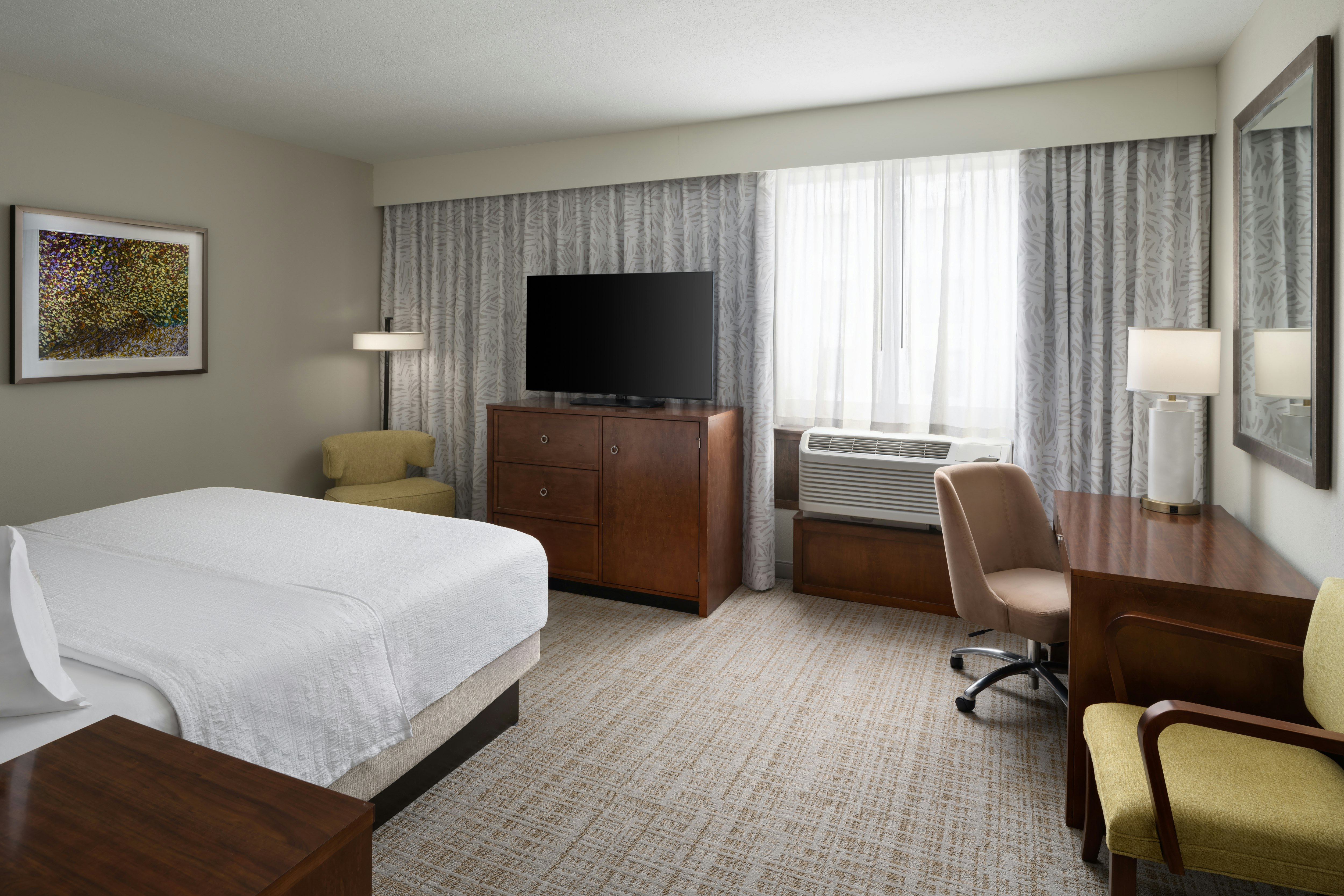 ROOM, KING BED