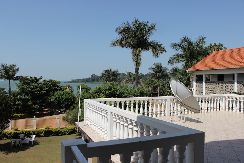 Anderita Beach Hotel 25/29