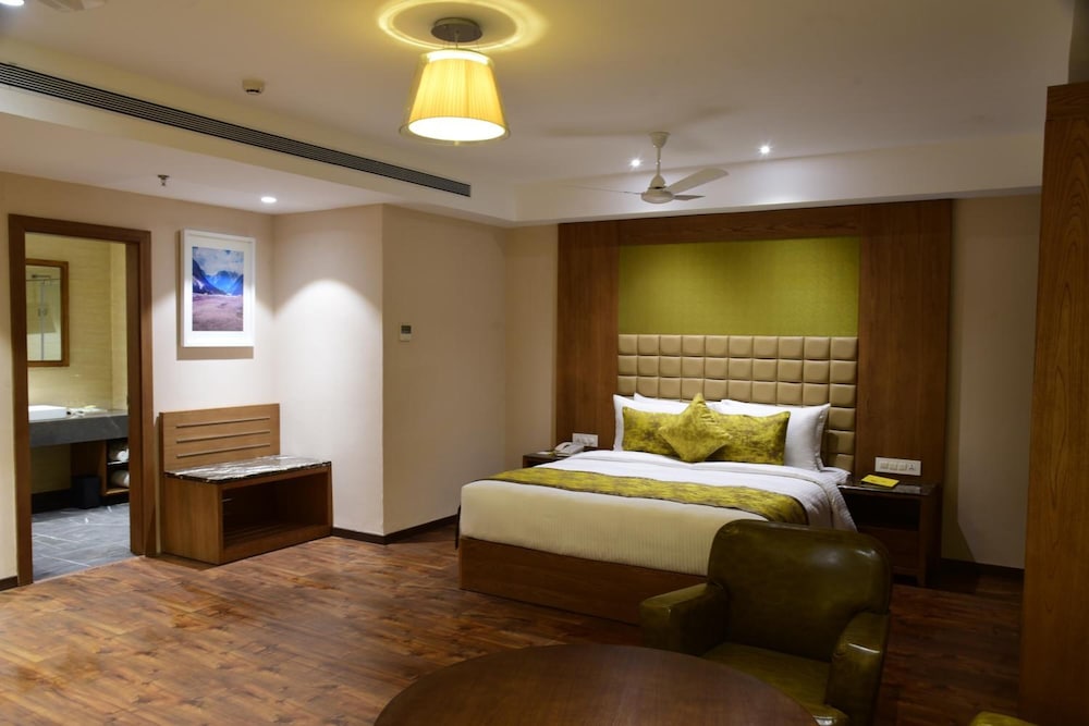 Lemon Tree Hotel Siliguri 7/31