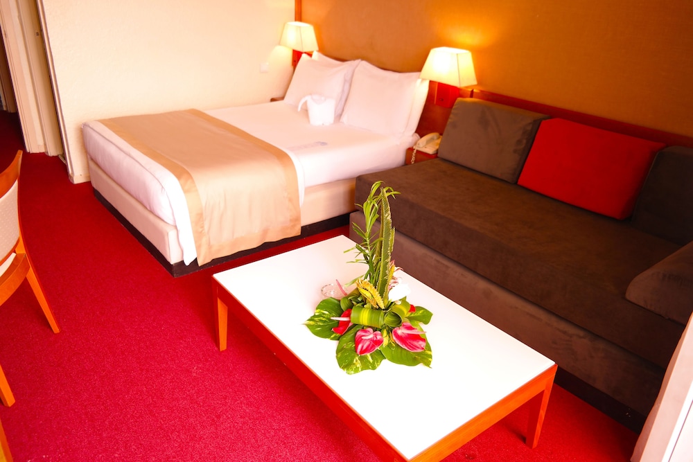 COMFORT, DOUBLE BED, POOL VIEW