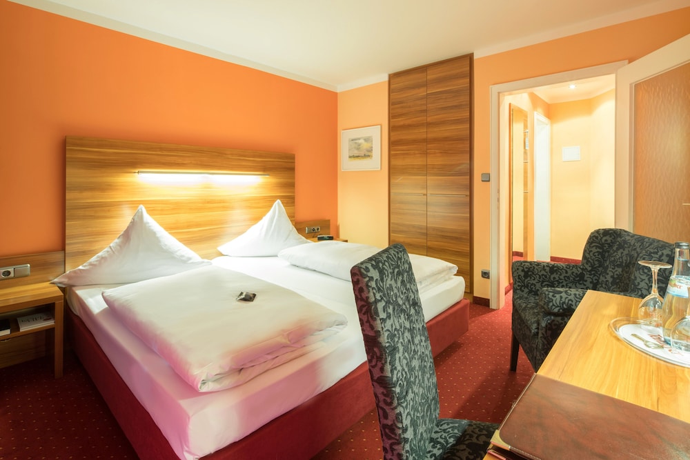 HOTEL ISARTOR 8/69