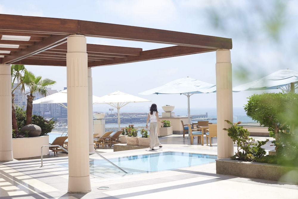 swimming pool spa