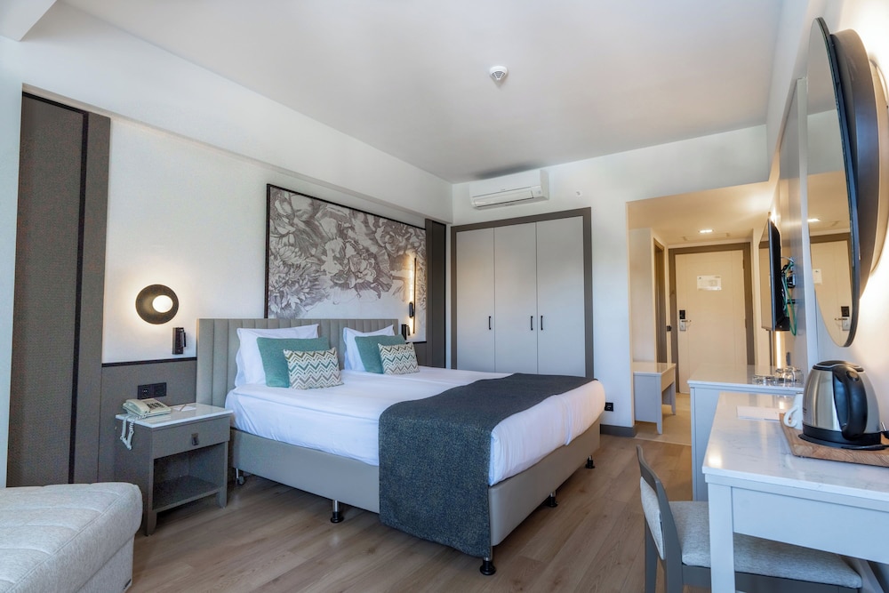 Side Breeze Hotel 13/50