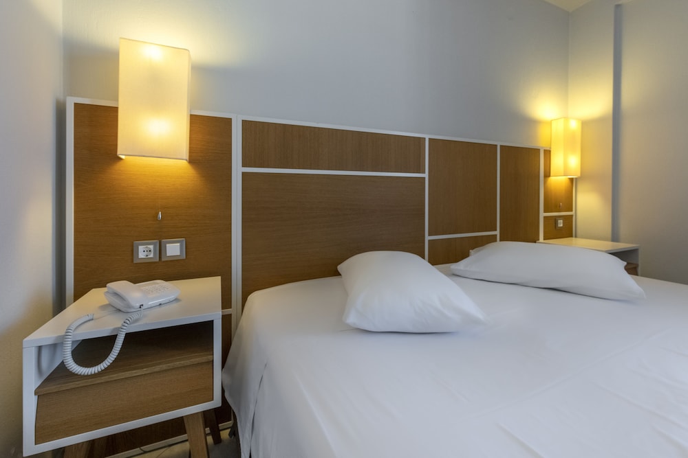 Fedriades Hotel 18/77