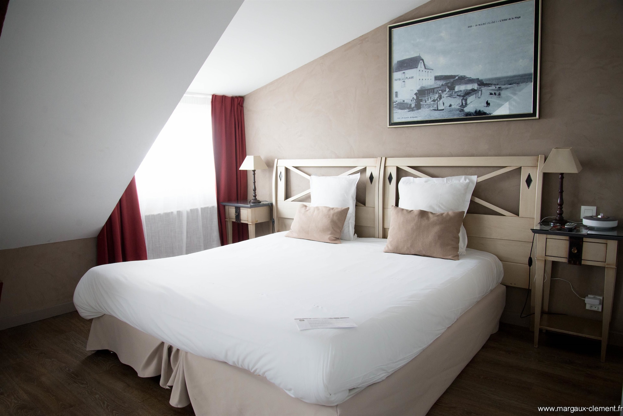 غرفة سوبيريور بسرير كينج بإطلالة على البحر مع سرير إضافي، Best Western Hotel De La Plage 6/10