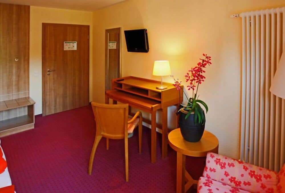 Nashira Kurpark Hotel 27/54
