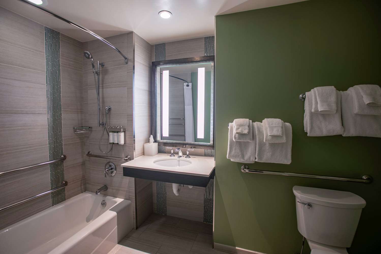Wyndham Grand Jupiter at Harbourside Place 40/43