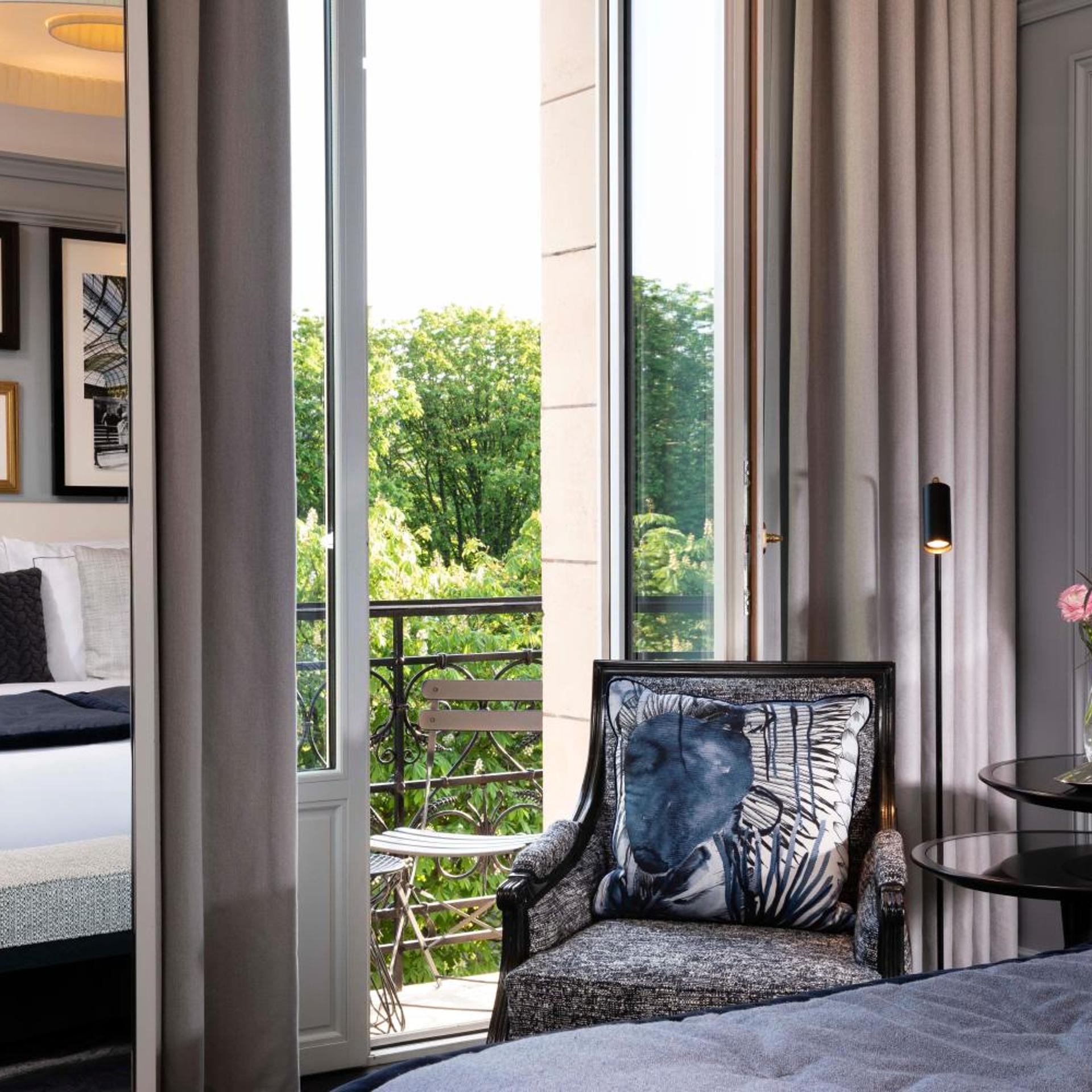 Prestige, Eiffel View
