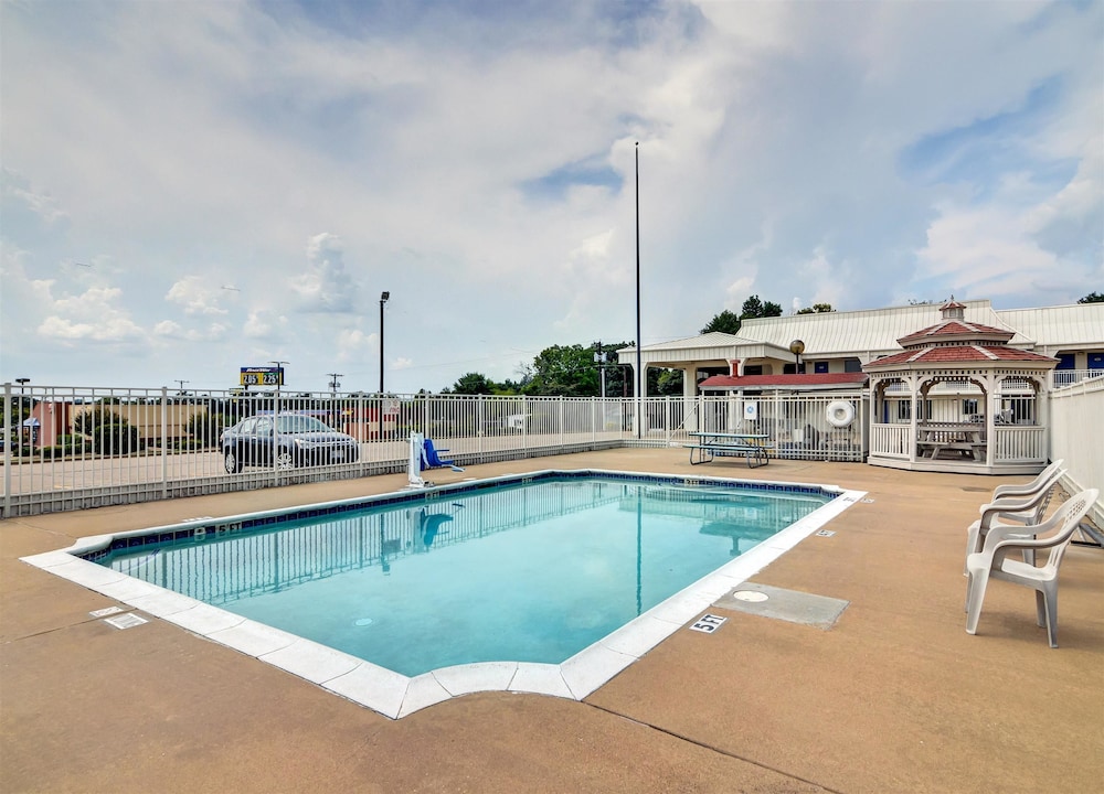 Motel6 Lindale, TX 30/34