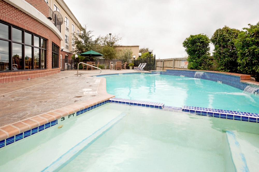 Holiday Inn Express Hotel And Suites Elgin 34/57