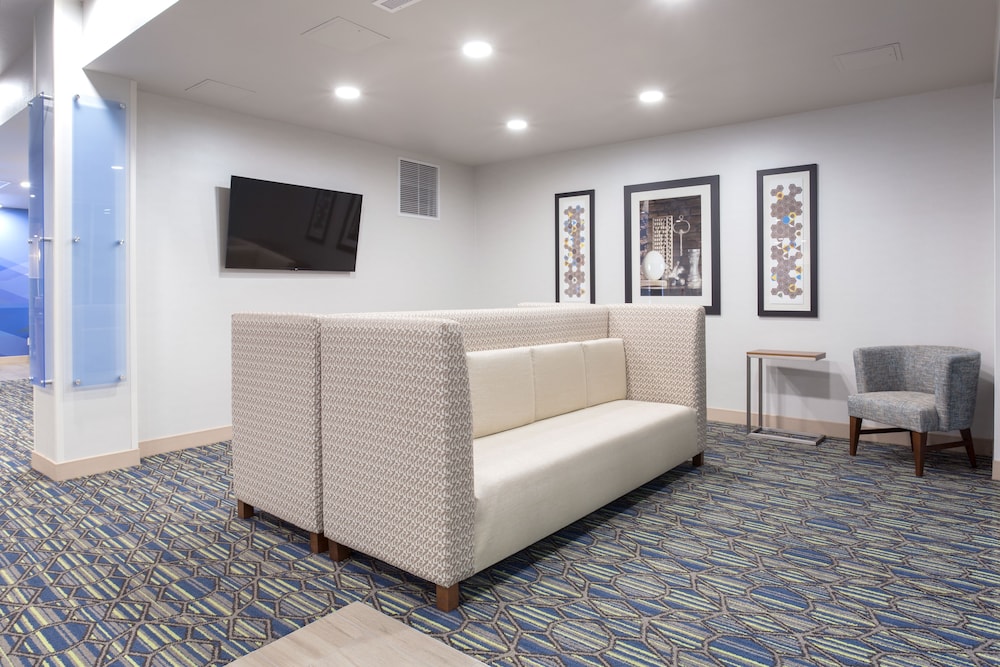 Holiday Inn Express And Suites Lincoln I 80 45/60