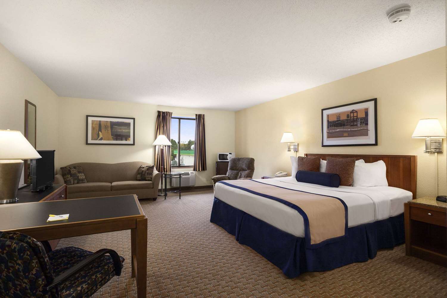 Days Inn by Wyndham Oglesby/ Starved Rock 7/20