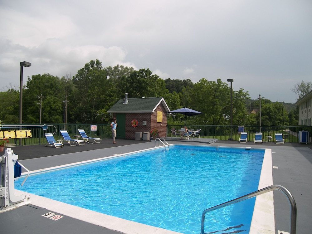 Baymont by Wyndham Mount Vernon Renfro Valley 38/40