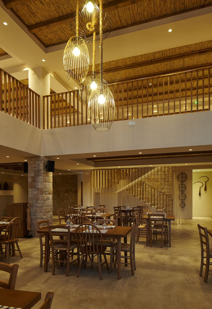 Melpo Antia Hotel & Suites 56/69
