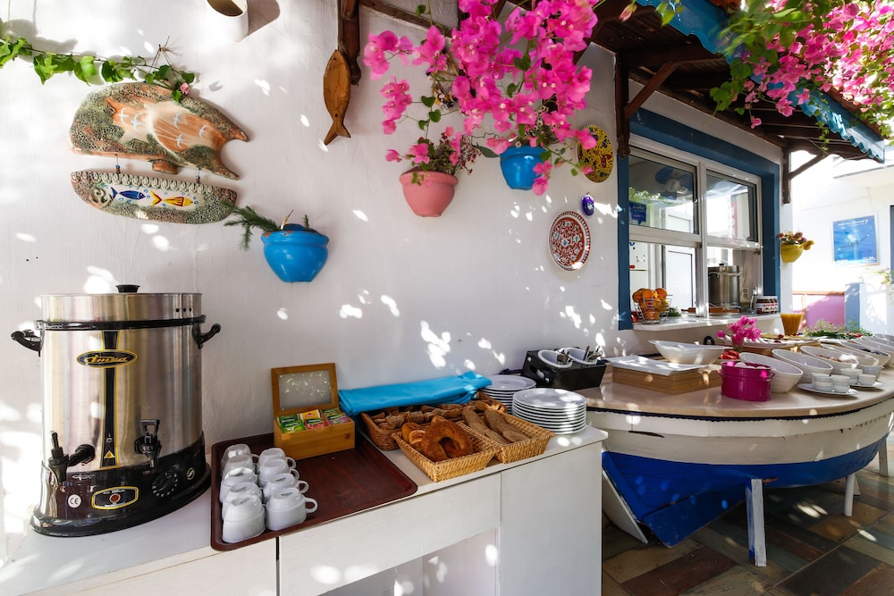 Bora Hotel 33/49