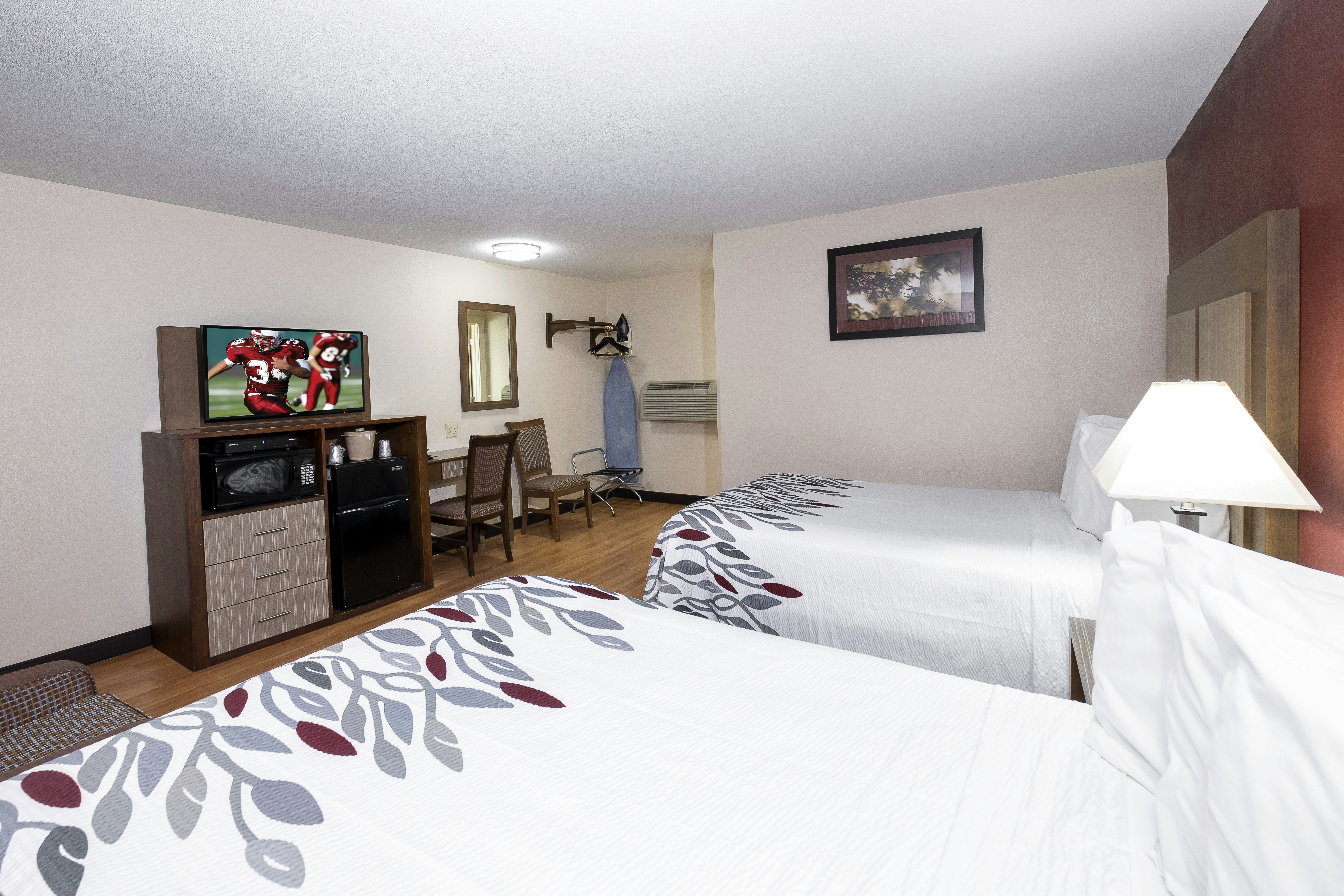 غرفة ديلوكس بسريرين مزدوجين، Red Roof Inn Neptune 5/8