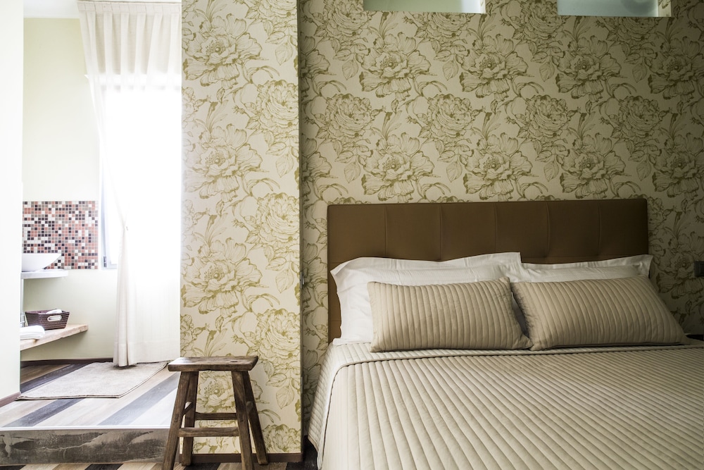 Serendipity Rooms 12/41
