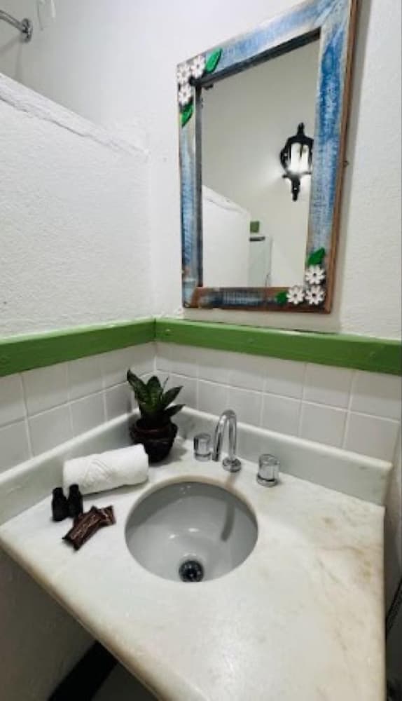 Pousada Bromelias Bem-Estar 83/84