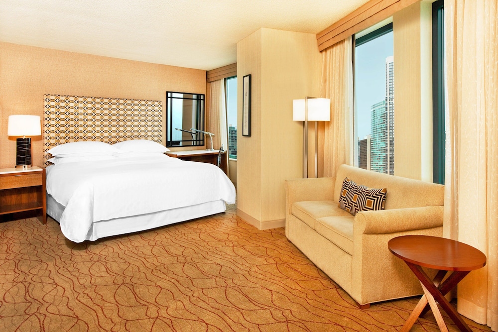 Sheraton Grand Chicago Riverwalk 8/62