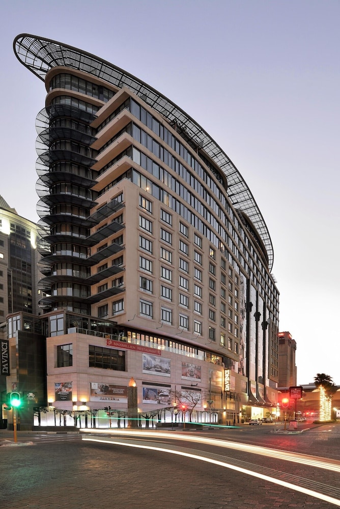 Davinci Hotel And Suites On Nelson Mandela Square 3/67