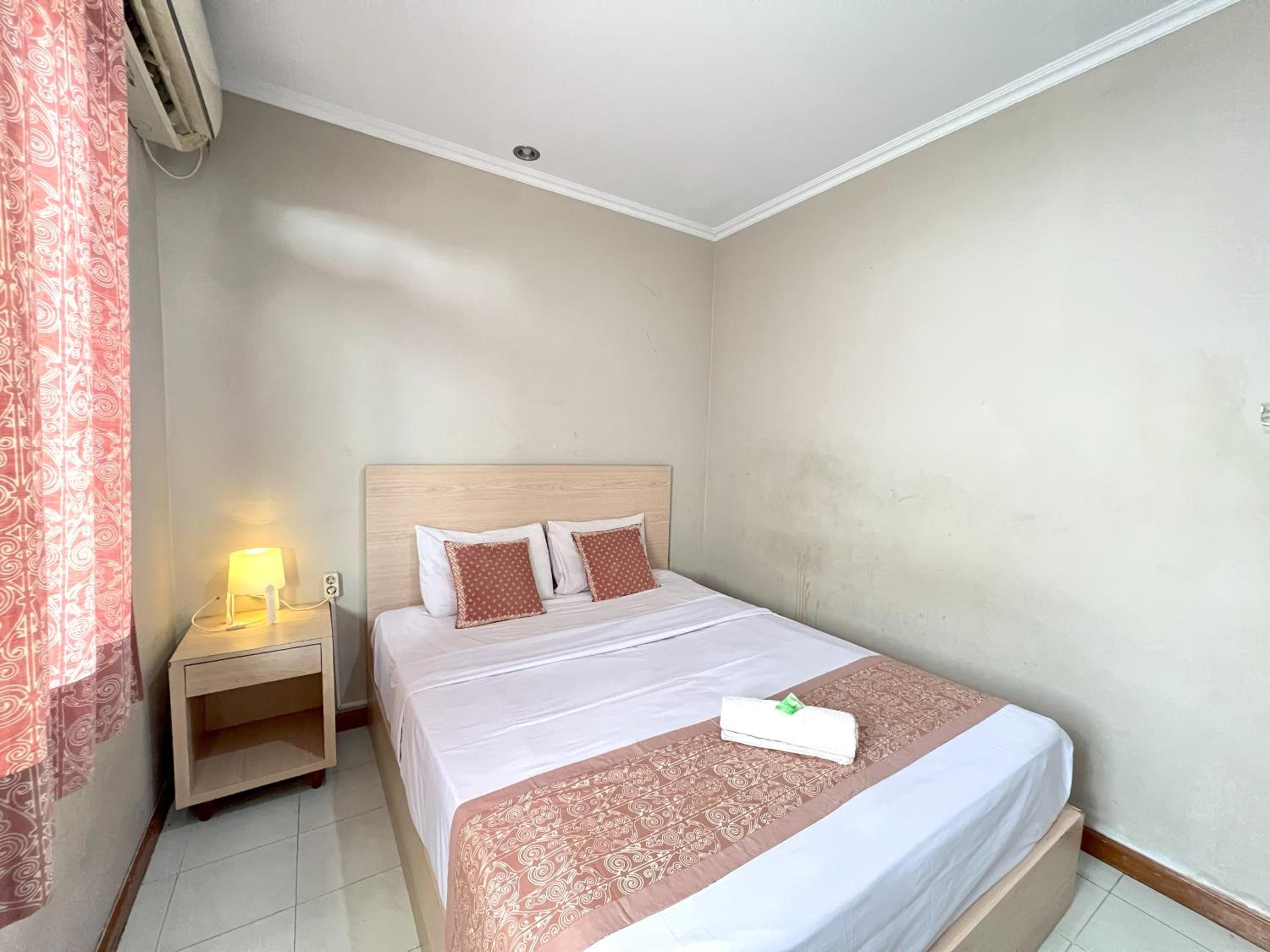 OYO 3819 Hotel Winotosastro 8/33
