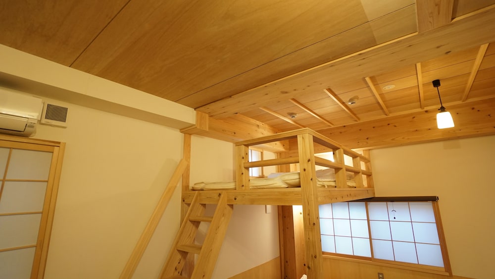 Poly Hostel 2 Namba 30/38