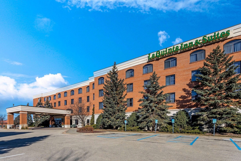 La Quinta Inn Suites Madison American Center 2/38