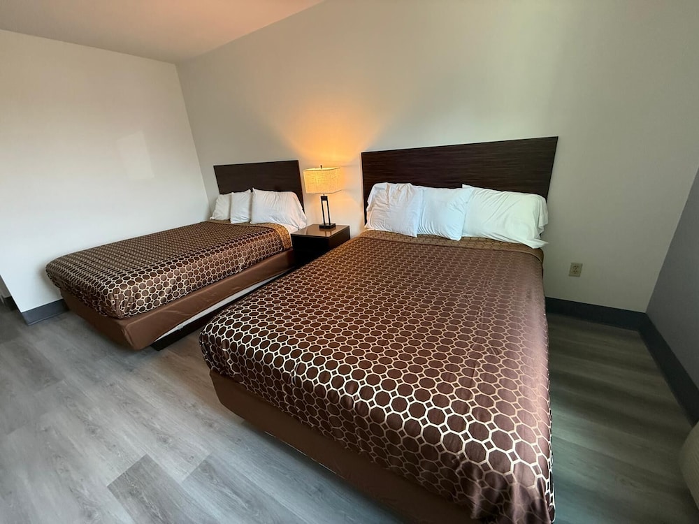 Regency Inn 24/59