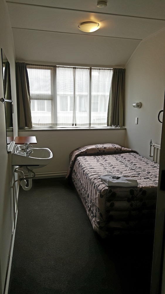 Kiwi International Hotel 21/61