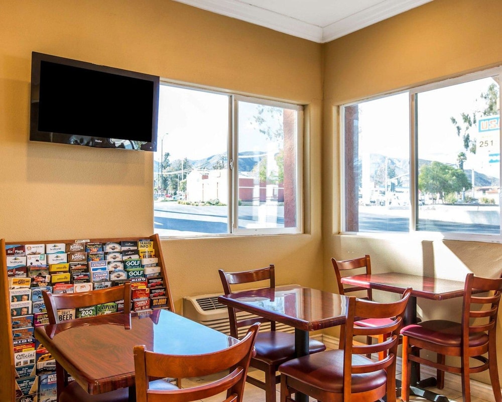 Rodeway Inn and Suites Corona 31/39