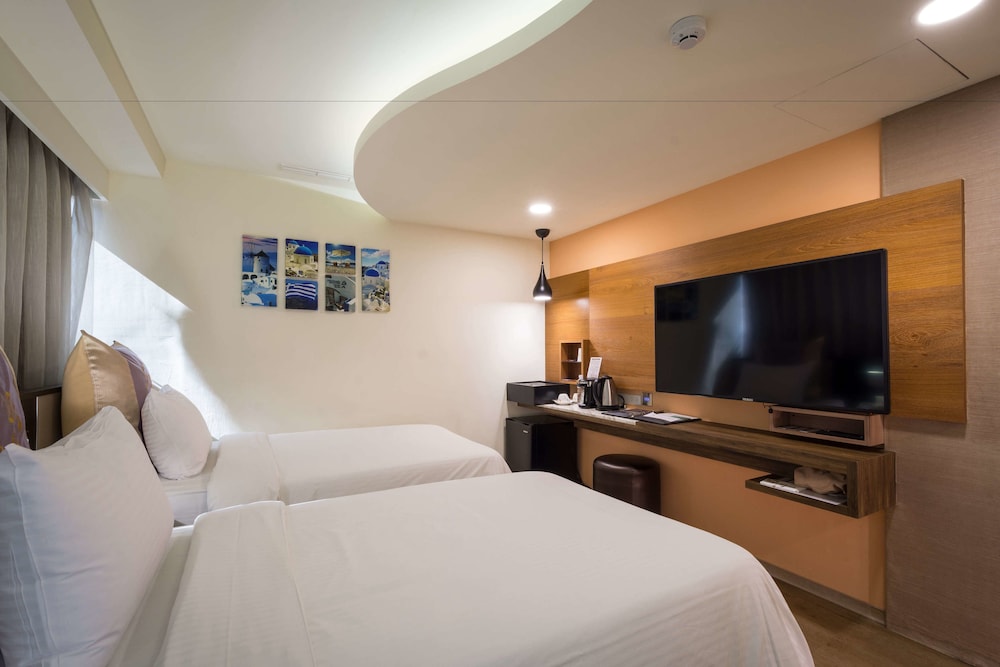 BUSINESS, TWIN BEDS