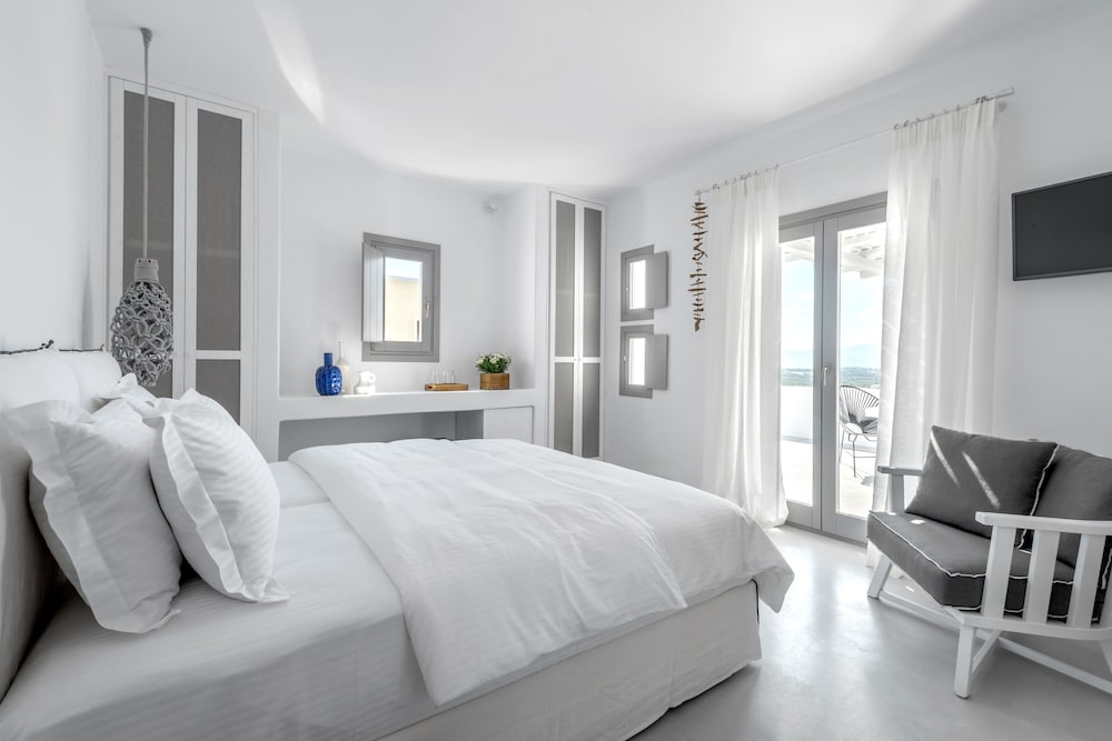 Seven Suites 12/50