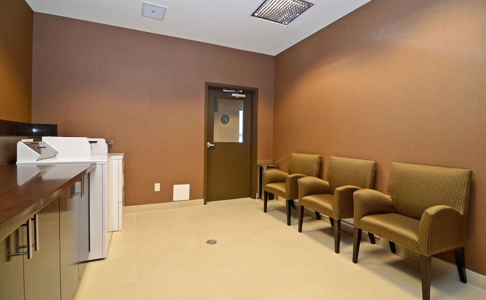 Best Western Premier Freeport Inn Calgary Airport 32/54