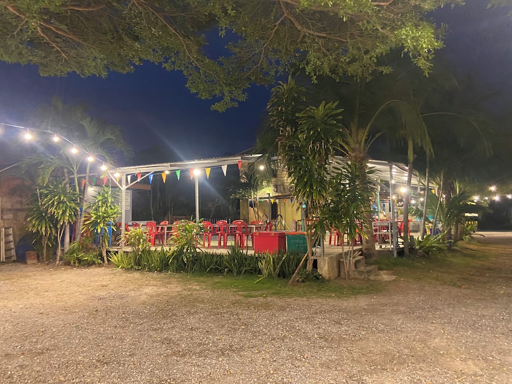 Sd Beach Resort 3/50