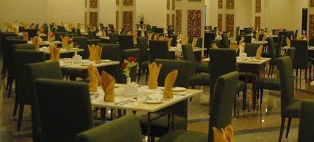 Pacific Palace Hotel 44/67