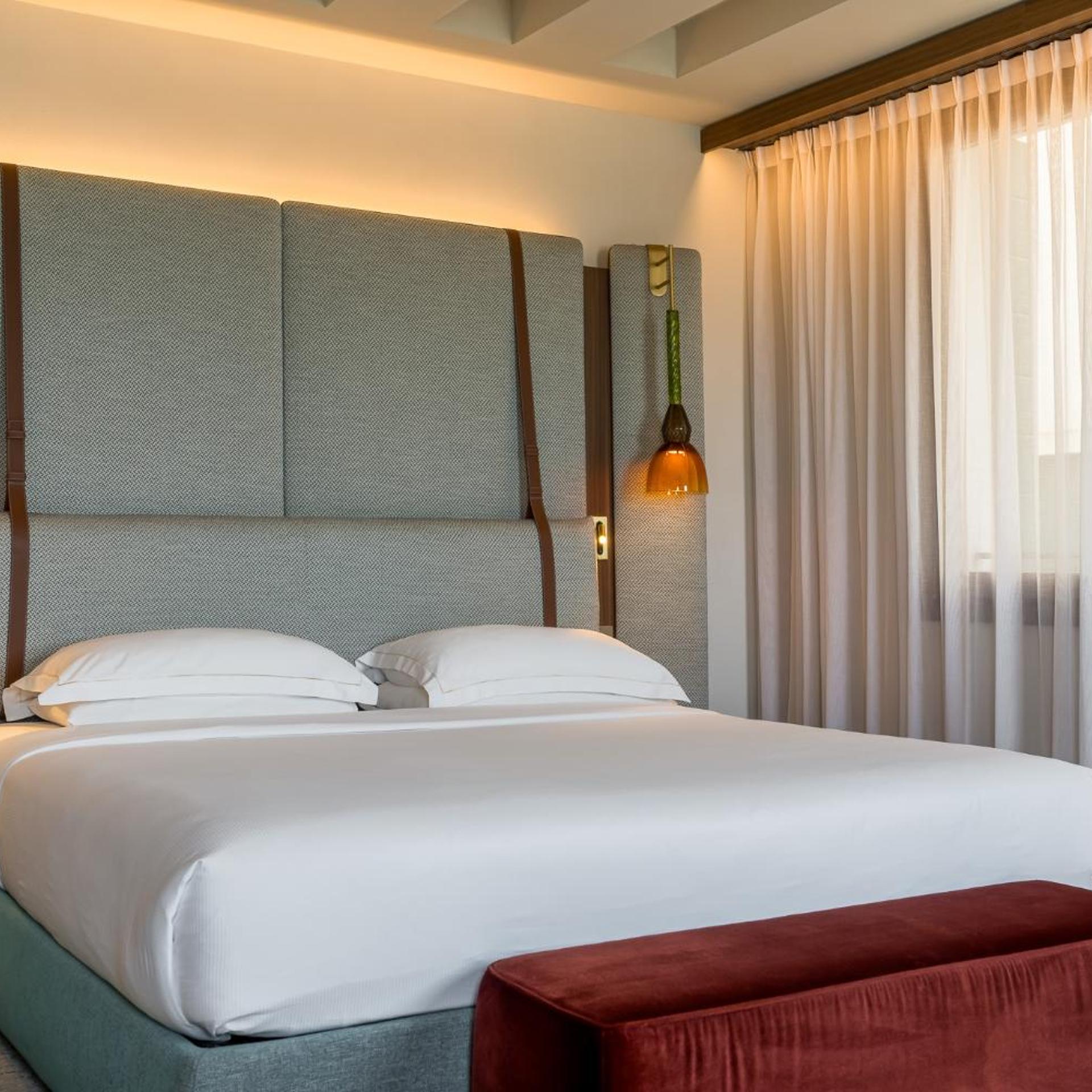 Junior Suite, King Bed, Lagoon View